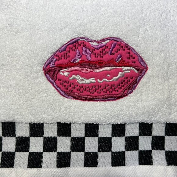 NEW! MacKenzie-Childs Pucker Up Check Hand Towel - Picture 1 of 8
